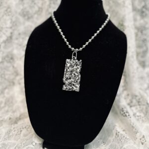 Welded Rectangle Pendant Necklace